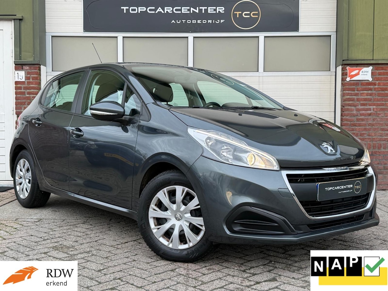 Peugeot 208 - 1.2 PureT Active/AIRCO/TREKH/PARKS/NAVI/APK/NAP - AutoWereld.nl