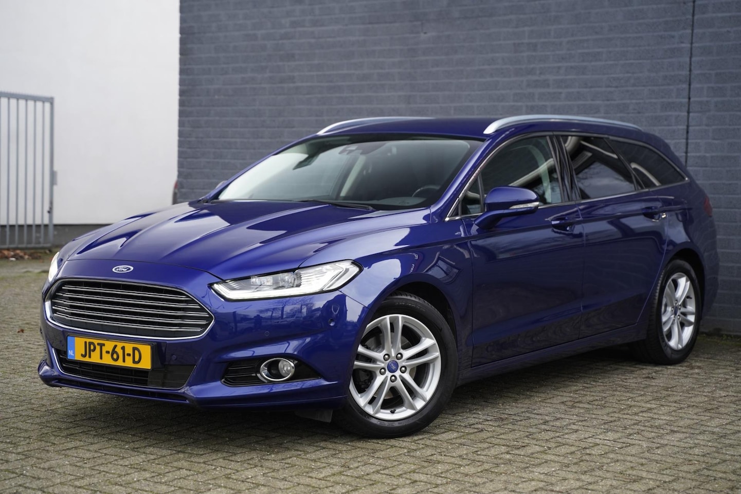 Ford Mondeo Wagon - 2.0 Titanium 2.0 Titanium 240pk, Automaat, Trekhaak - AutoWereld.nl
