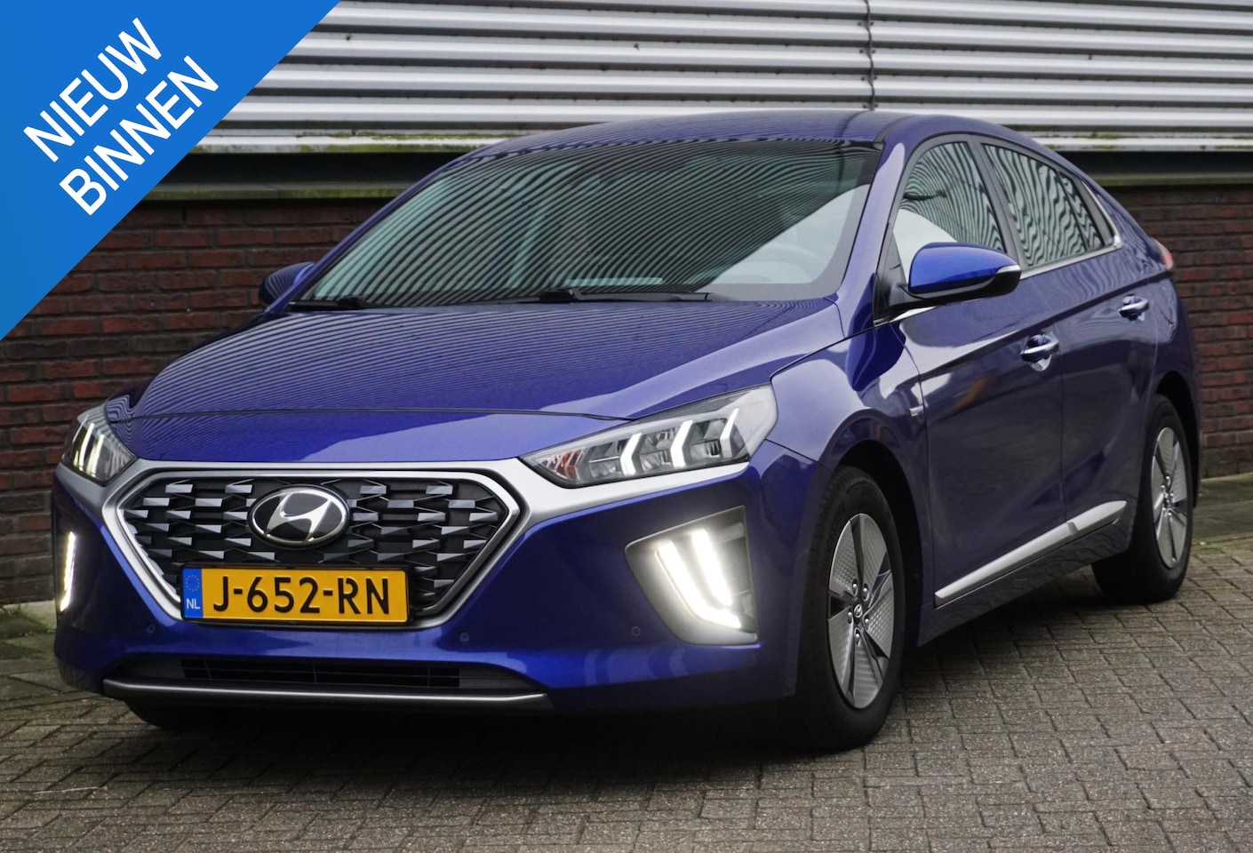 Hyundai IONIQ - 1.6 GDi Hybrid Premium/Facelift/Leer/Camera/ Navi/Nieuwe banden! - AutoWereld.nl