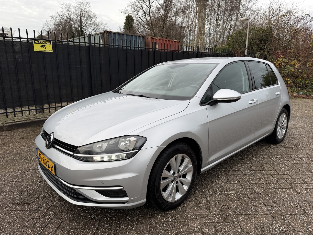 Volkswagen Golf - 1.0 TSI Comfortline Carplay/LED/ACC/Stoelverw/Clima - AutoWereld.nl