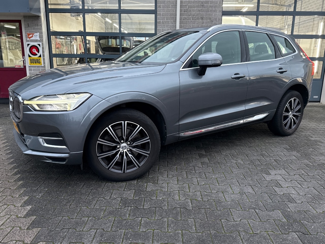 Volvo XC60 - 2.0 T5 AWD Inscription|ELEK. TREKHAAK|DEALER ONDERHOUDEN| - AutoWereld.nl