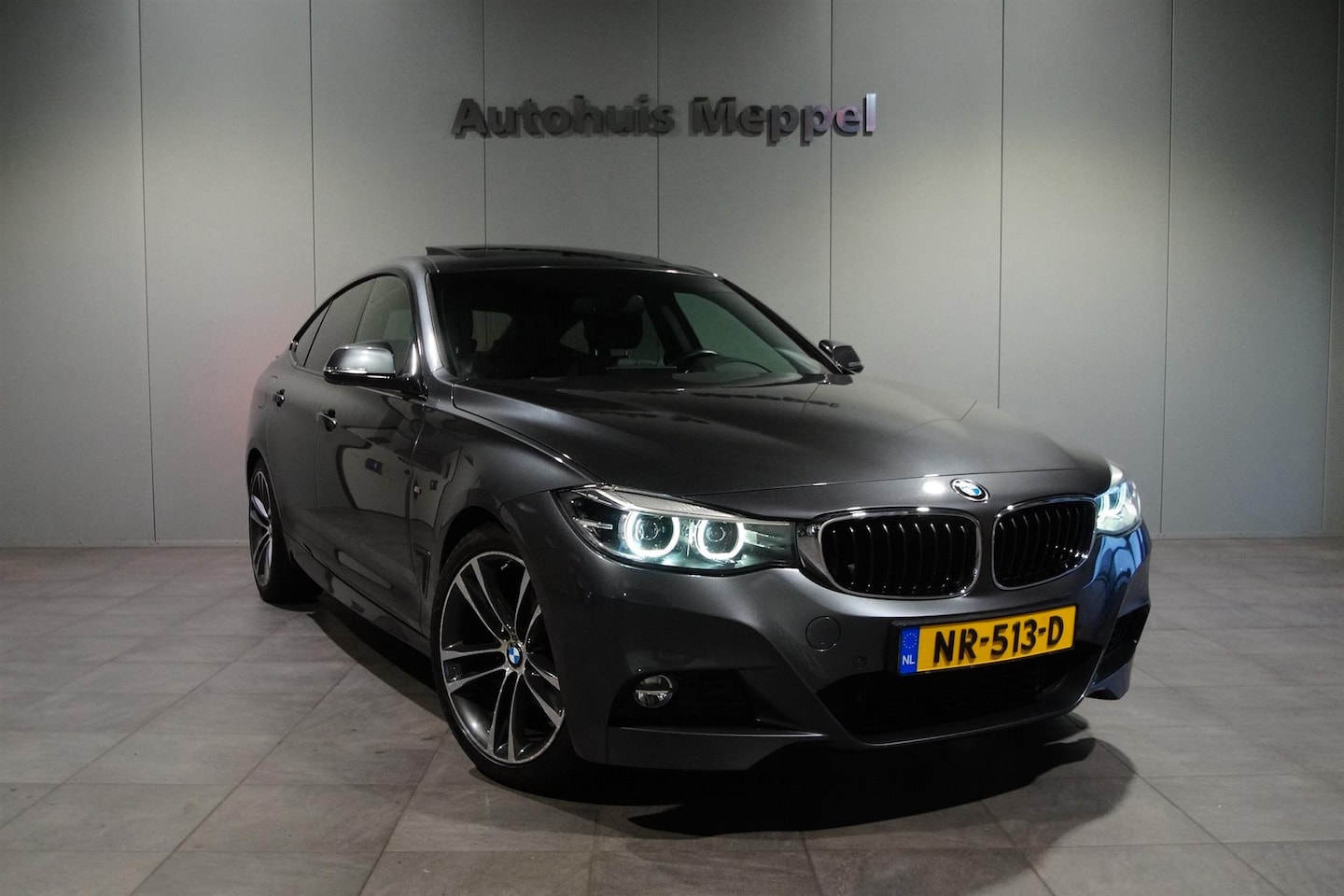 BMW 3-serie Gran Turismo - 320i M-Sport/// | LED | PDC | Panoramadak | Navigatie | Nederlandse Auto | - AutoWereld.nl