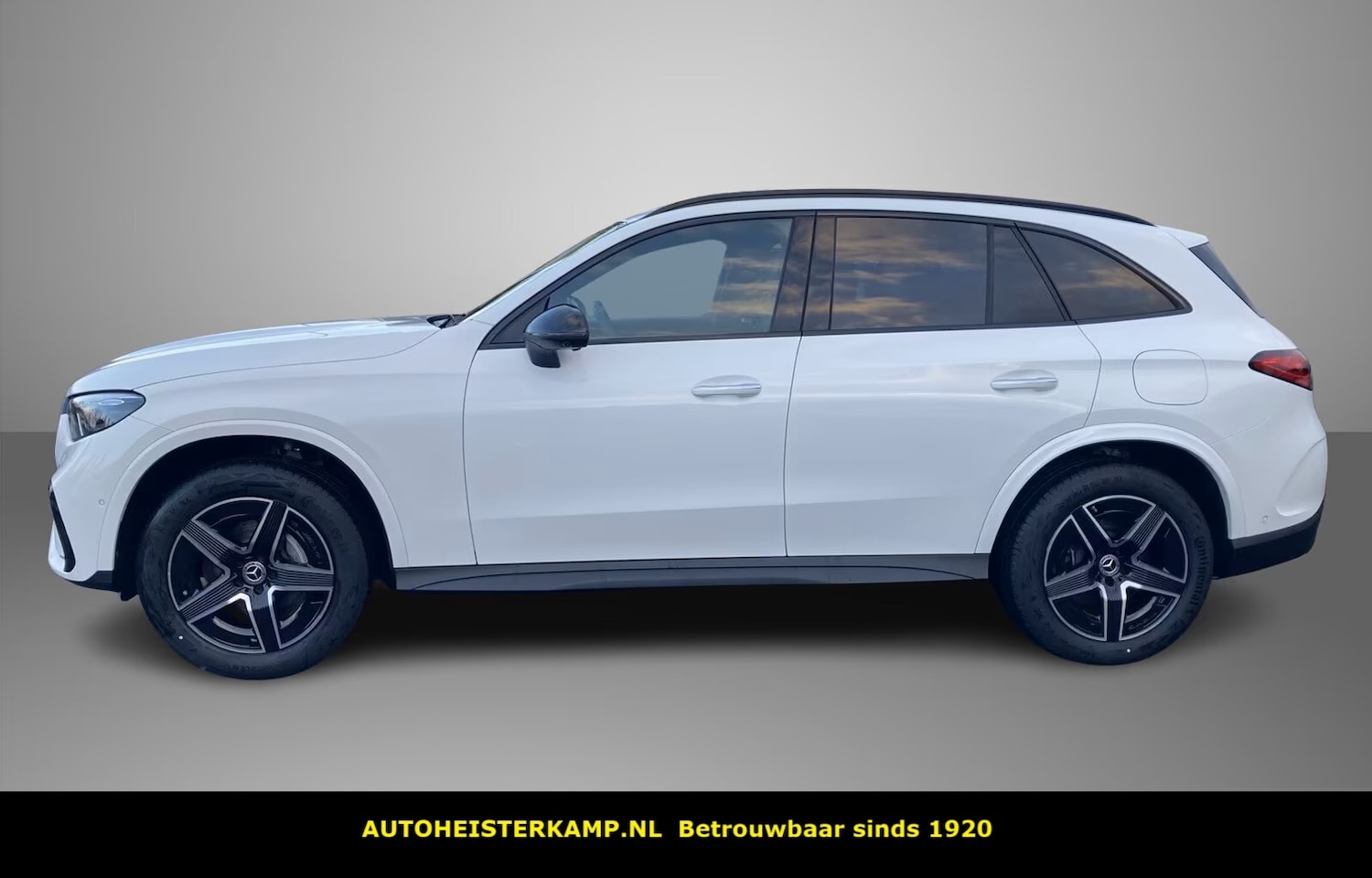 Mercedes-Benz GLC-klasse - 300de 4MATIC AMG Line Plug-in Hybrid Distronic Night Pakket Trekhaak LED Stuurverwarming S - AutoWereld.nl