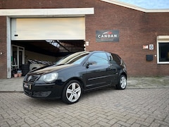 Volkswagen Polo - 1.2 Easyline Black Edition | Achteruitrijcamera | Airco | Stoelverwarming