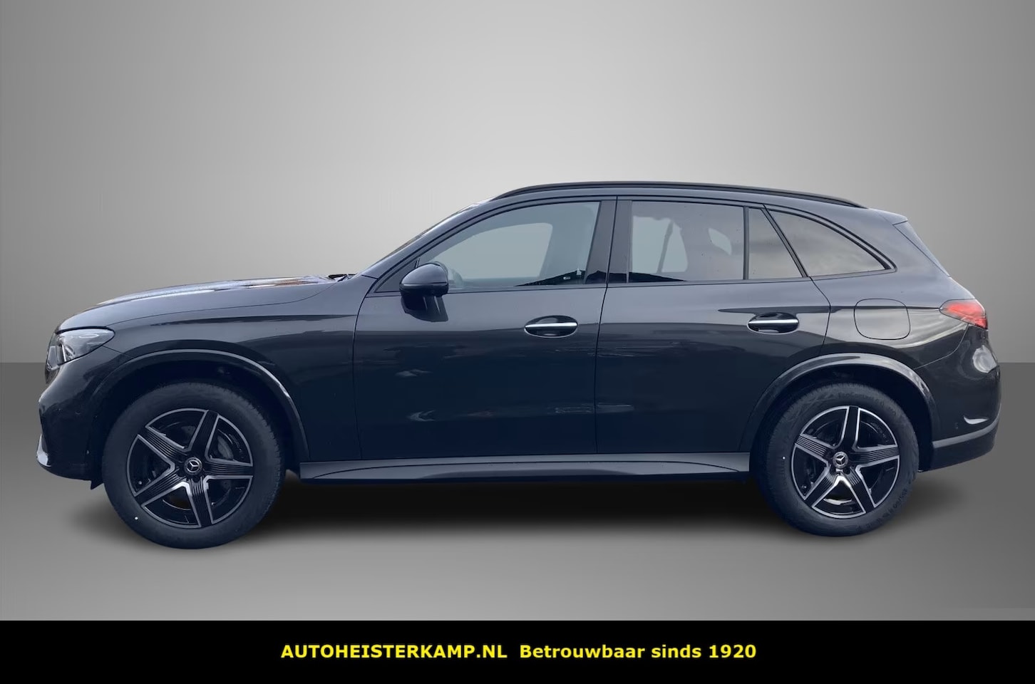 Mercedes-Benz GLC-klasse - 300de 4MATIC AMG Line Plug-in Hybrid Distronic Night Pakket Trekhaak LED Stuurverwarming S - AutoWereld.nl