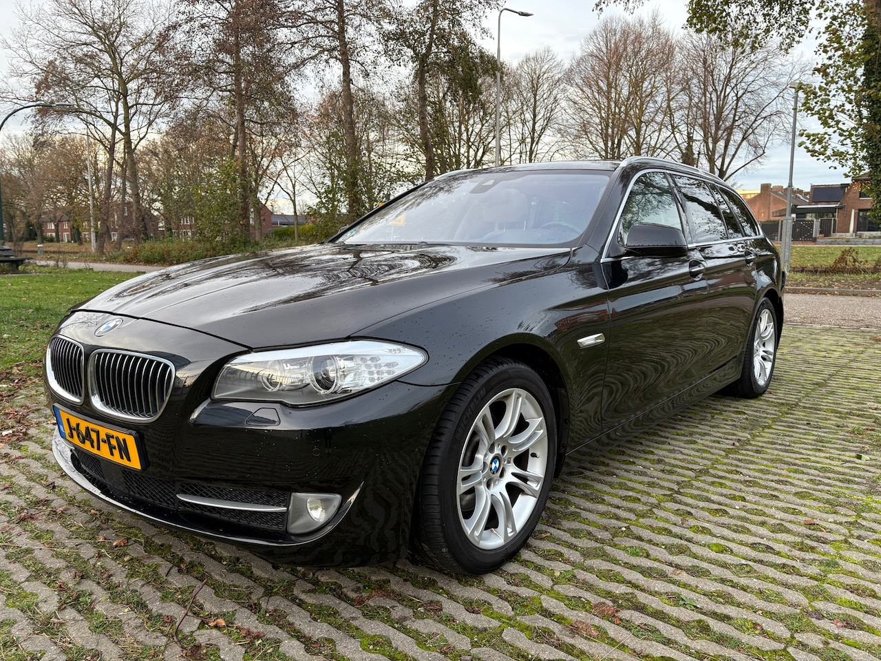 BMW 5-serie Touring - 520d High Executive - panorama dak - airco - carplay - leder - AutoWereld.nl