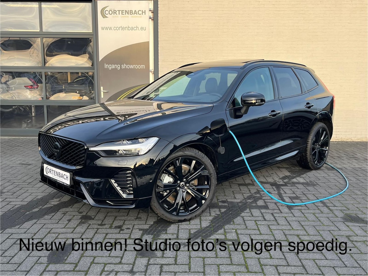 Volvo XC60 - 2.0 T8 Plug-in hybrid AWD Plus Black Edition | Nieuw | Luchtvering | Harman Kardon | Adapt - AutoWereld.nl