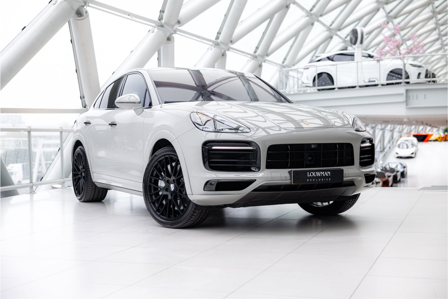 Porsche Cayenne Coupé - 3.0 E-Hybrid | Chalk grey | Burmester Audio | - AutoWereld.nl