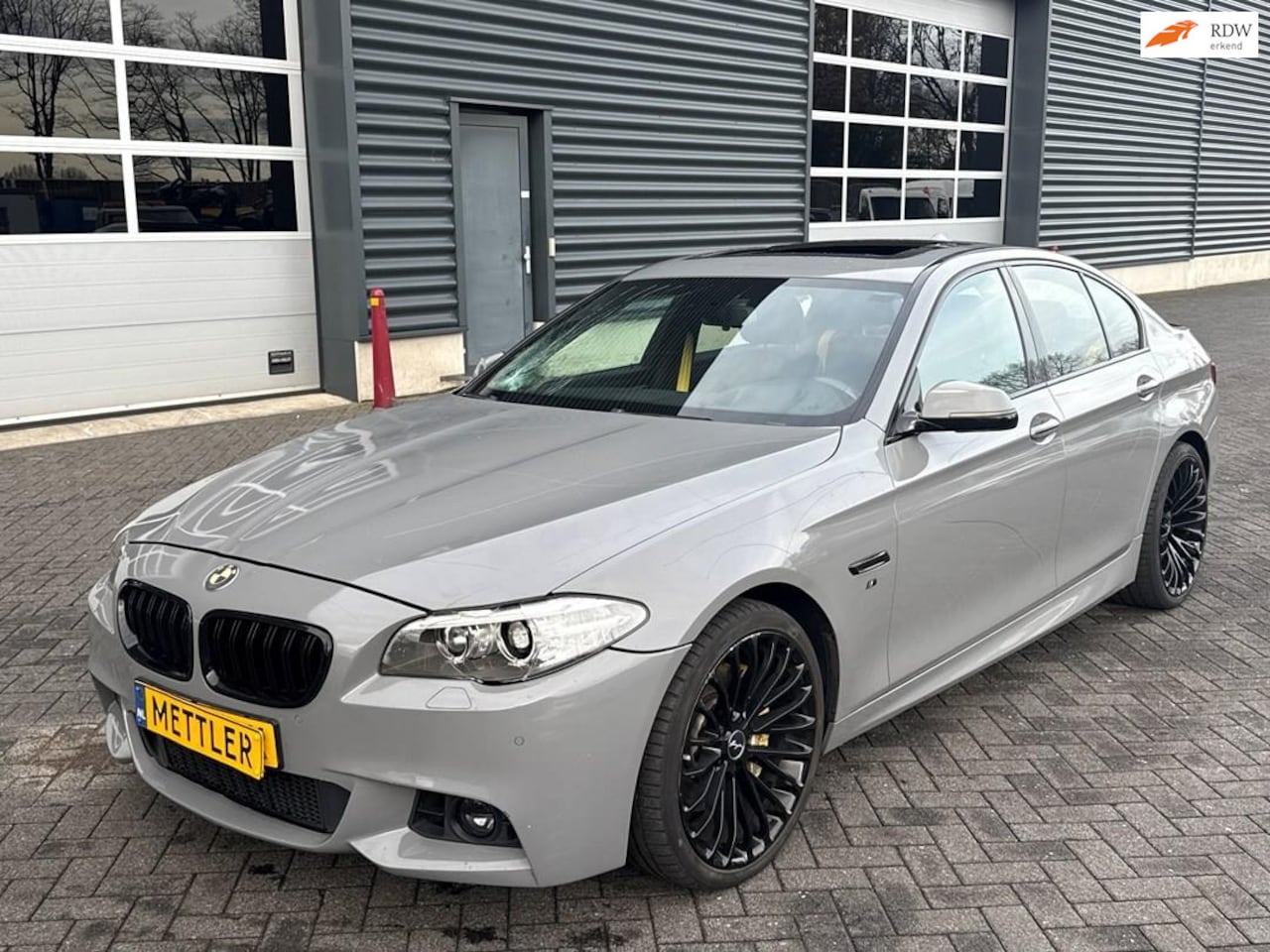 BMW 5-serie - 535xi High Executive 535xi High Executive, M-sportpakket harman kardon, camera, navigatie, panoramadak - AutoWereld.nl