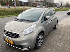 Kia Venga - 1.4 CVVT Summer Edition | Trekhaak | Panoramadak | Achteruitrijcamera | Half-Leder | Cruis