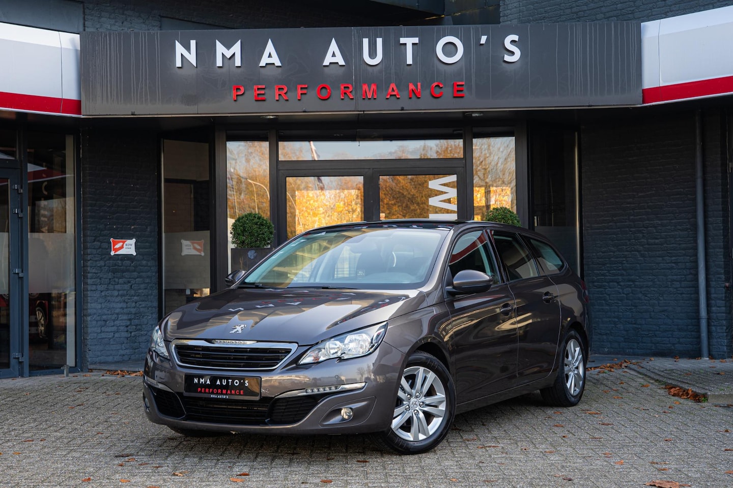 Peugeot 308 SW - 1.2 e-THP Active PANO | 2E EIGENAAR | DISTRIBUTIERIEM NIEUW | ONDERHOUDEN | PDC | CRUISE - AutoWereld.nl