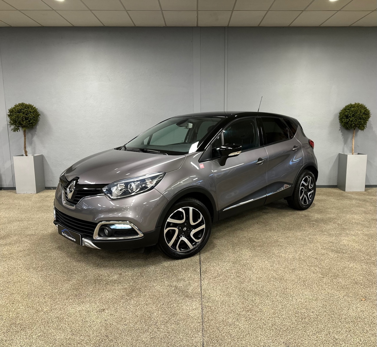 Renault Captur - 1.2 TCe Helly Hansen - Camera - Navi - Trekhaak - Cruise - Led - AutoWereld.nl
