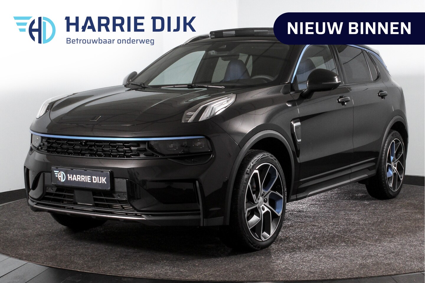 Lynk & Co 01 - 1.5 PHEV 261PK MY23 | Donkere hemel | 360 Camera | 7.4 kWh Boordlader| S/K-panodak | Adap - AutoWereld.nl