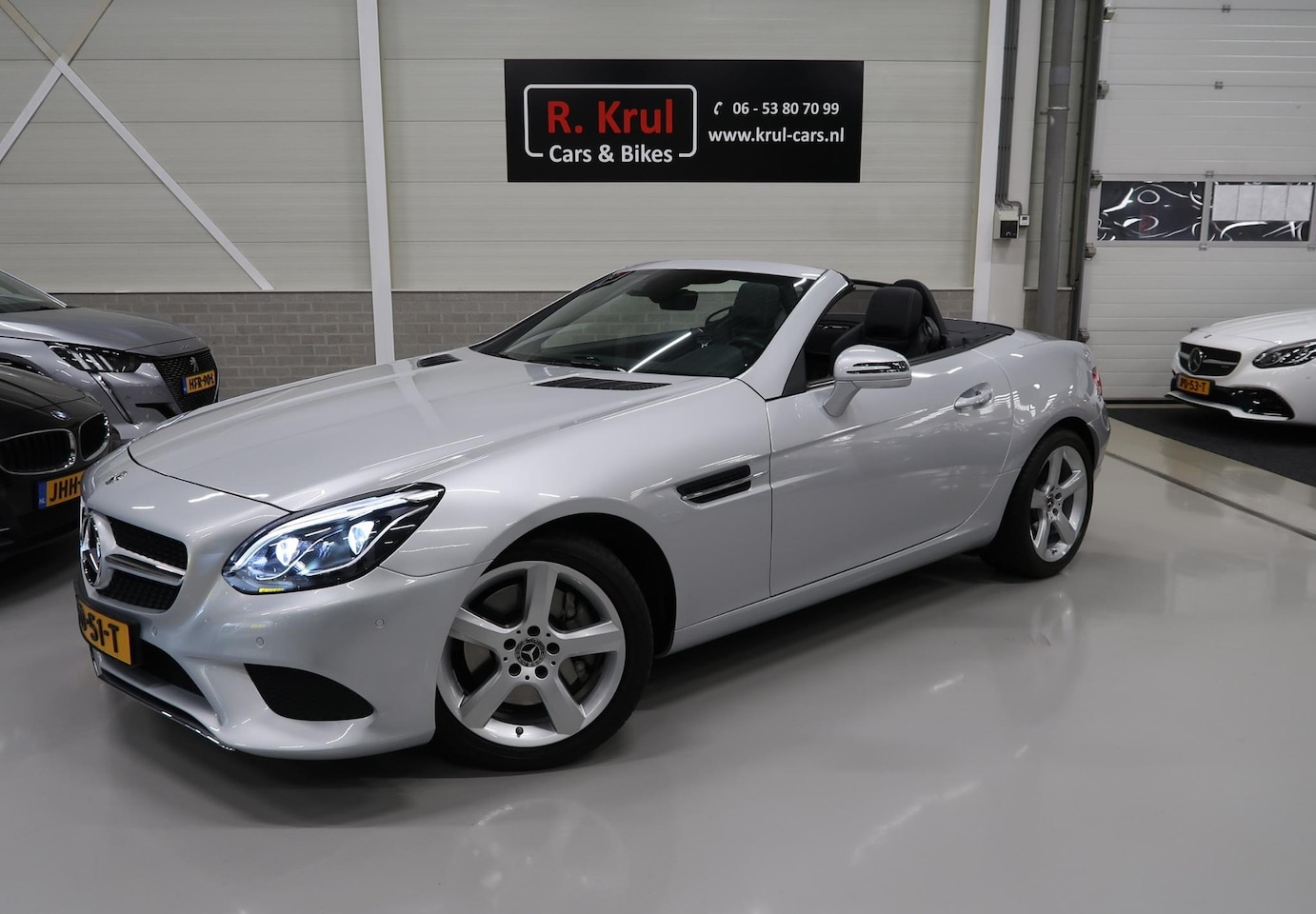 Mercedes-Benz SLC - 200 Panoramadak Airco Navigatie Leer Nekverwarming Sportstoelen Automaat Sportvelgen Lage - AutoWereld.nl