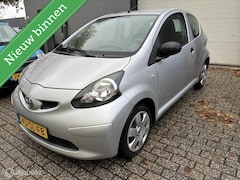 Toyota Aygo - 1.0-12V / NIEUWE APK / NAP / INRUIL MOGELIJK /