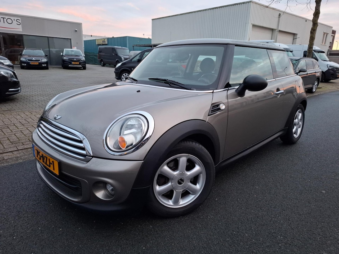MINI One - Mini 1.6 MINIMALIST Business Line AIRCO/CRUISE! - AutoWereld.nl