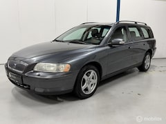 Volvo V70 - 2.5T AWD Edition AUTOMAAT