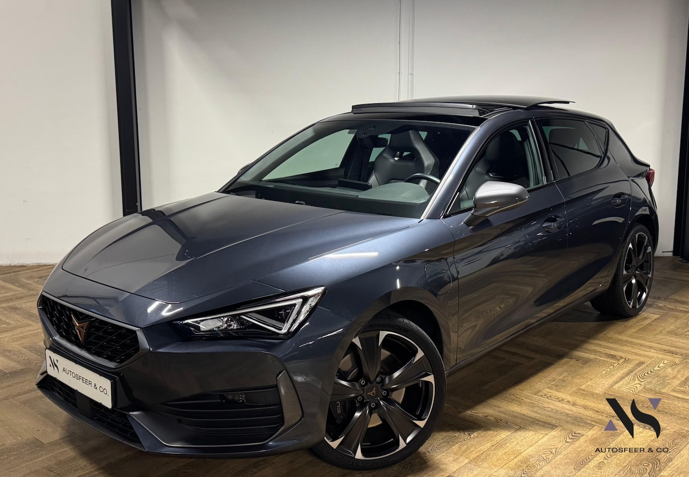CUPRA Leon - 1.4 e-Hybrid VZ Performance PANO ACC SFEER' - AutoWereld.nl