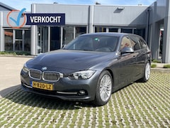 BMW 3-serie Touring - 320d Luxury LEER