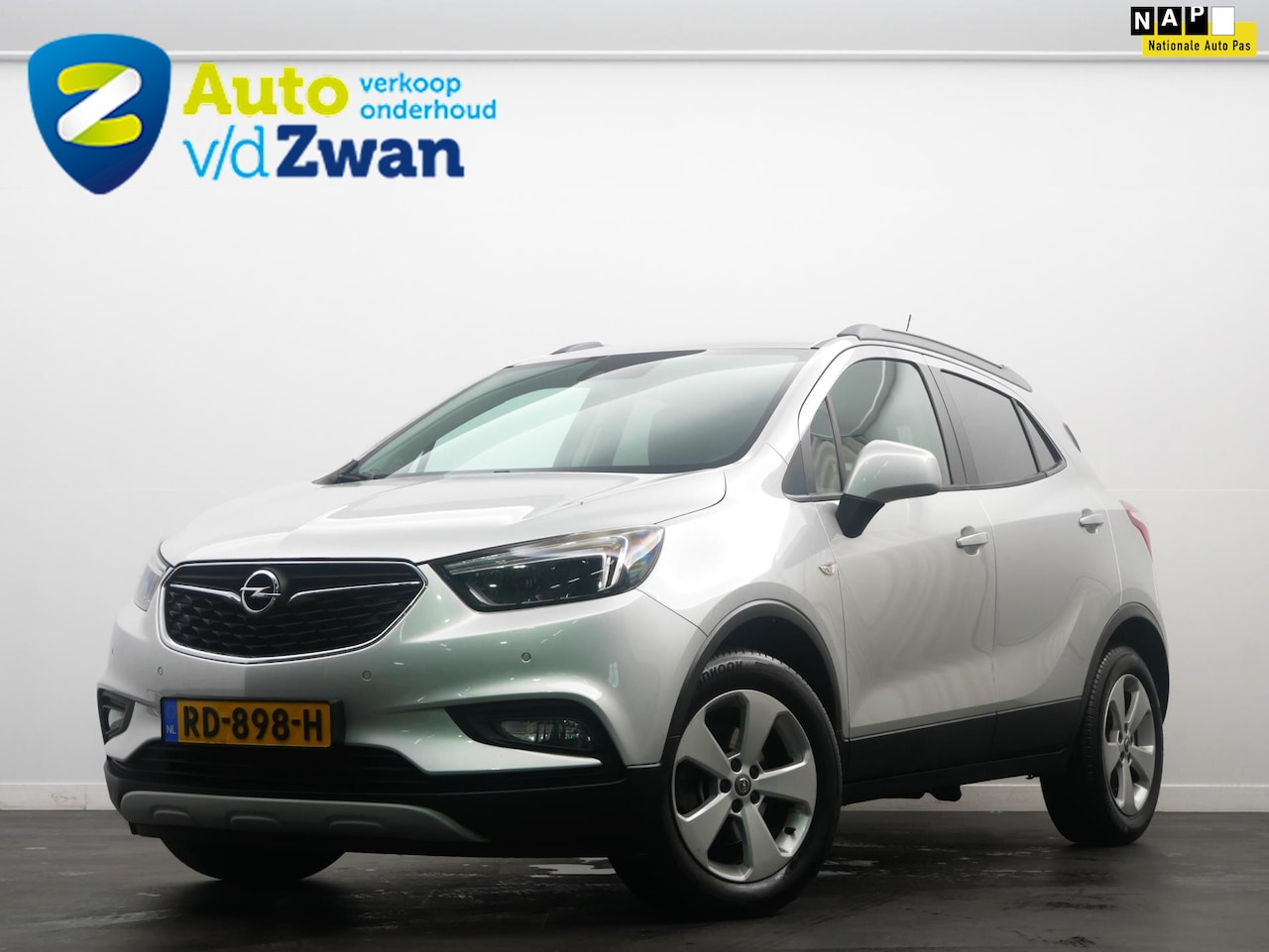 Opel Mokka X - 1.6 CDTI Business+ CarPlay/Camera/Trekhaak - AutoWereld.nl