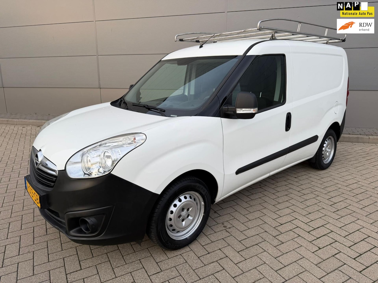 Opel Combo - 1.3 CDTi L1H1 Edition 1.3 CDTi L1H1 Edition - AutoWereld.nl