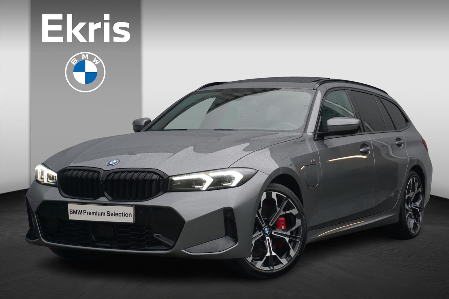 BMW 3-serie Touring - 330e M Sportpakket Pro 19'' / Panoramadak / Harman Kardon / Driving Assistant Professional - AutoWereld.nl