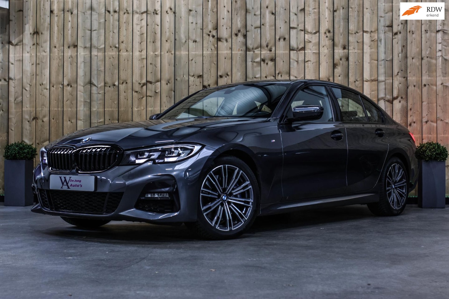 BMW 3-serie - 330i M-Sport *Camera*Stoelverwarming*Led*Dealer onderhouden* - AutoWereld.nl