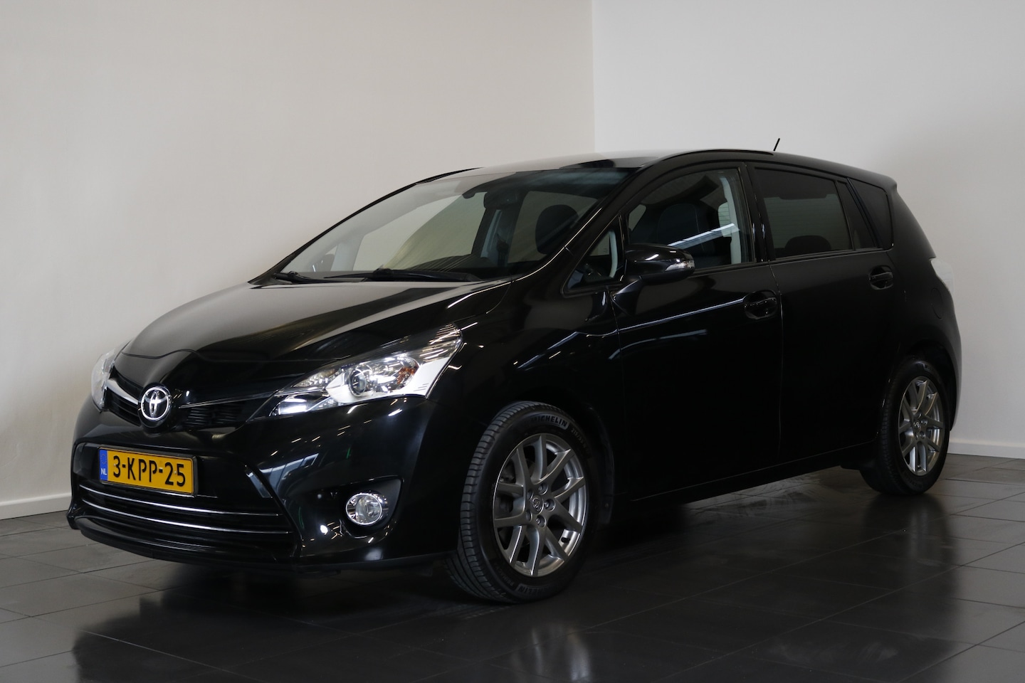 Toyota Verso - 1.8 VVT-i Business | Trekhaak | Panoramadak | Achteruitrijcamera | Dealeronderhouden | - AutoWereld.nl