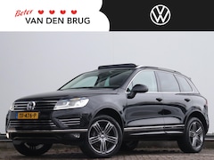 Volkswagen Touareg - 3.0 TDI Exclusive Series | Luchtvering | Trekhaak (3500kg) | Panoramadak | Dealer onderhou