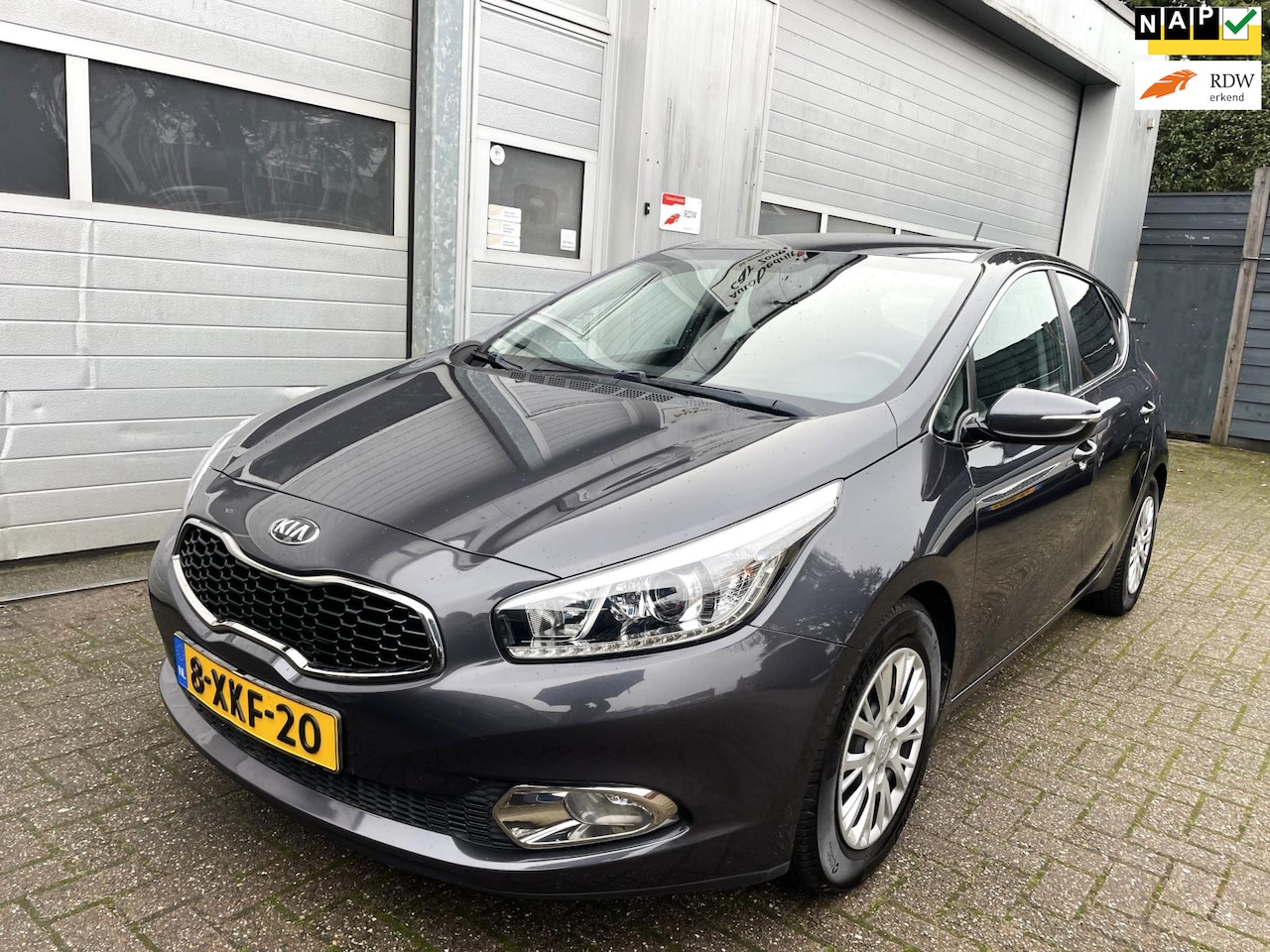 Kia Cee'd - 1.6 GDI BusinessLine 6Bak-Navi-Clima-Cruise-Nw APK - AutoWereld.nl