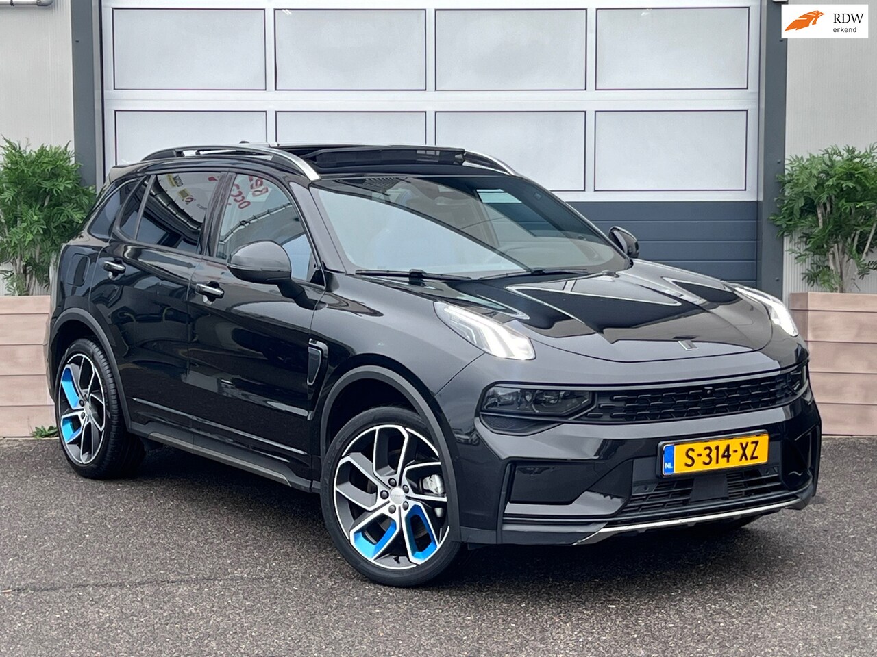 Lynk & Co 01 - 1.5 | BLACK EDITION | 360 CAMERA | PANO | GARATIE | NAVI | INRUIL MOGELIJK - AutoWereld.nl