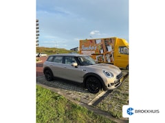 MINI Clubman - 1.5 One Business Edition 17" Lichtmetaal | Leder/Stof | Navigatie | Carplay | Cruise | Air