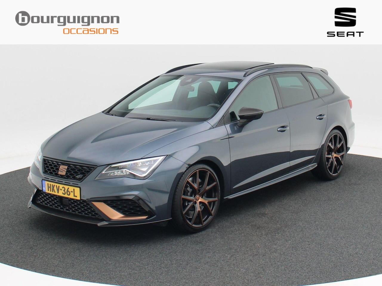 SEAT Leon ST - 2.0 TSi 300 Pk Automaat 4DRIVE CUPRA | Panoramadak | Bucket Seats | Camera | Stoelverwarmi - AutoWereld.nl
