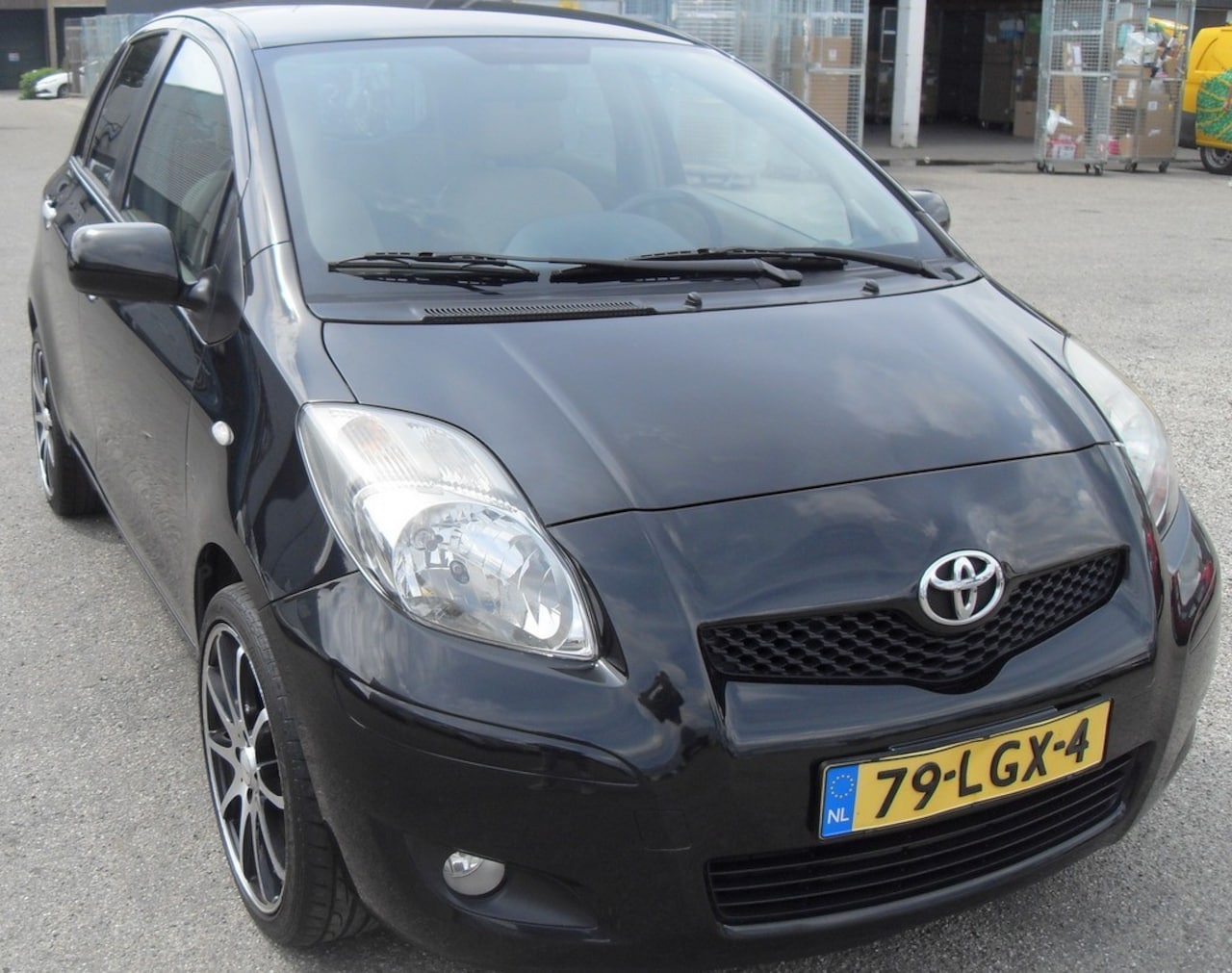 Toyota Yaris - 1.3 VVTi aspiration airco lederbekleding luxe uitvoering - AutoWereld.nl
