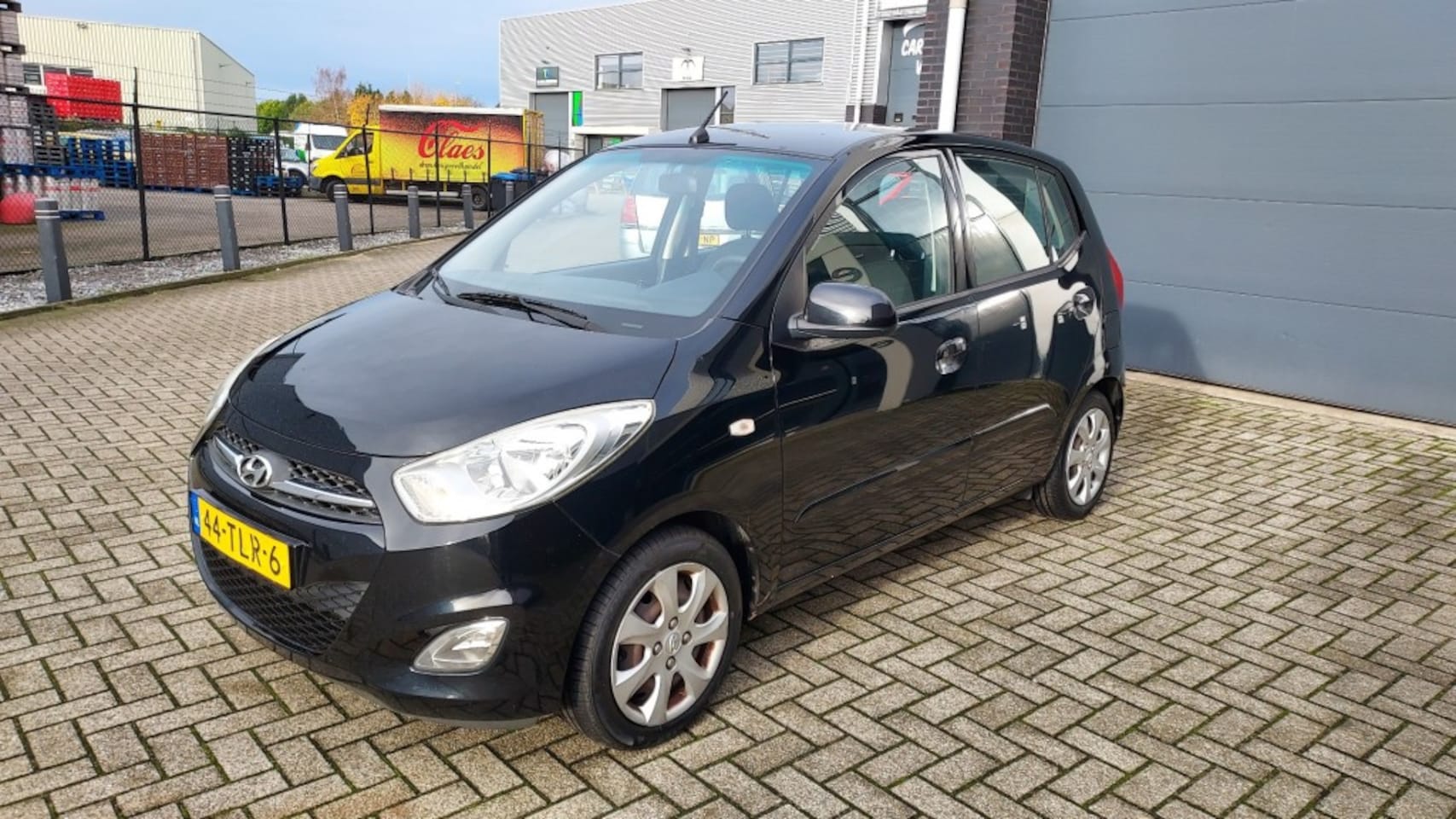 Hyundai i10 - 1.0i Airco / Nieuwe APK 4 Nieuwe All-Season banden - AutoWereld.nl