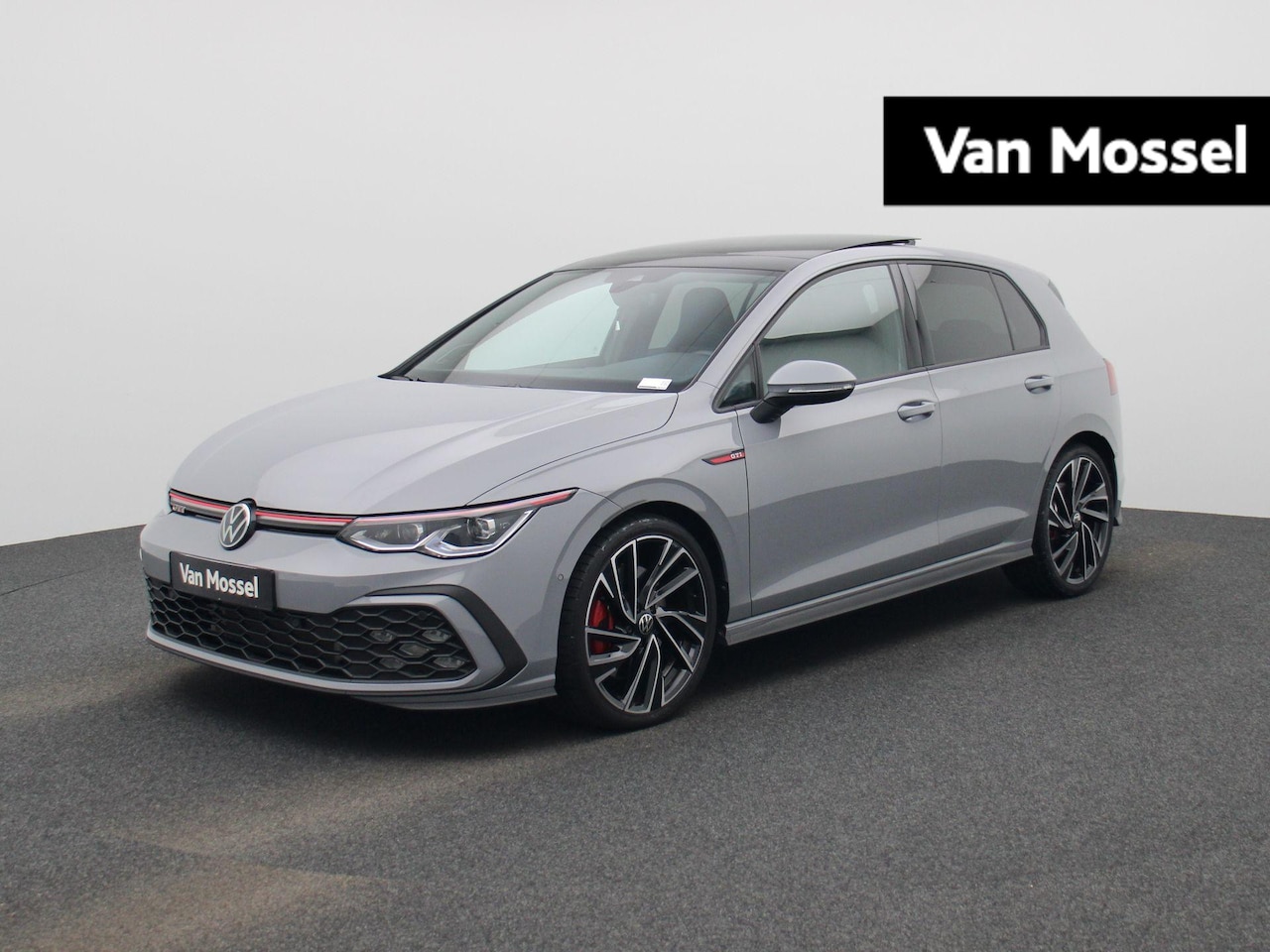 Volkswagen Golf - 2.0 TSI GTI 245 PK | Panoramadak | 19 Inch | Stoelverwarming | Digital Cockpit Pro | Navig - AutoWereld.nl