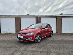 Volkswagen Polo - 1.2 TSI Comfortline / 5-Deurs / Airco / Cruisecontrol / Parkeersensoren