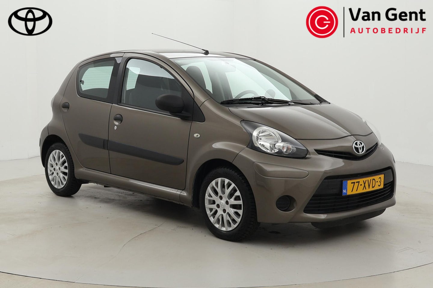 Toyota Aygo - 1.0 VVT-i Comfort | Origineel NL | Airco | 14 inch | Elektrische ramen voor | Radio CD/MP3 - AutoWereld.nl