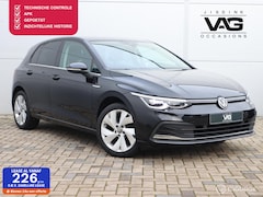 Volkswagen Golf - 1.5 TSI Style Alcantara CarPlay LED PDC Acc