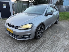 Volkswagen Golf - 1.6 TDI Highline 5D Bj 2014 Lichte rijbare schade