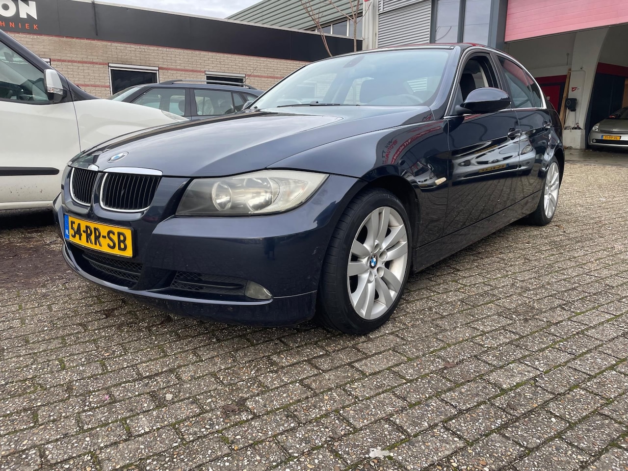 BMW 3-serie - 320i Dynamic Executive nette auto - AutoWereld.nl