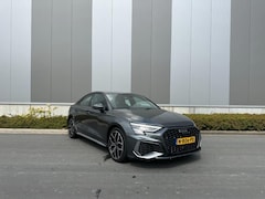 Audi A3 Limousine - 35 TFSI S edition black edition leer / stoelverwarming / S-Line interieur en exterieur