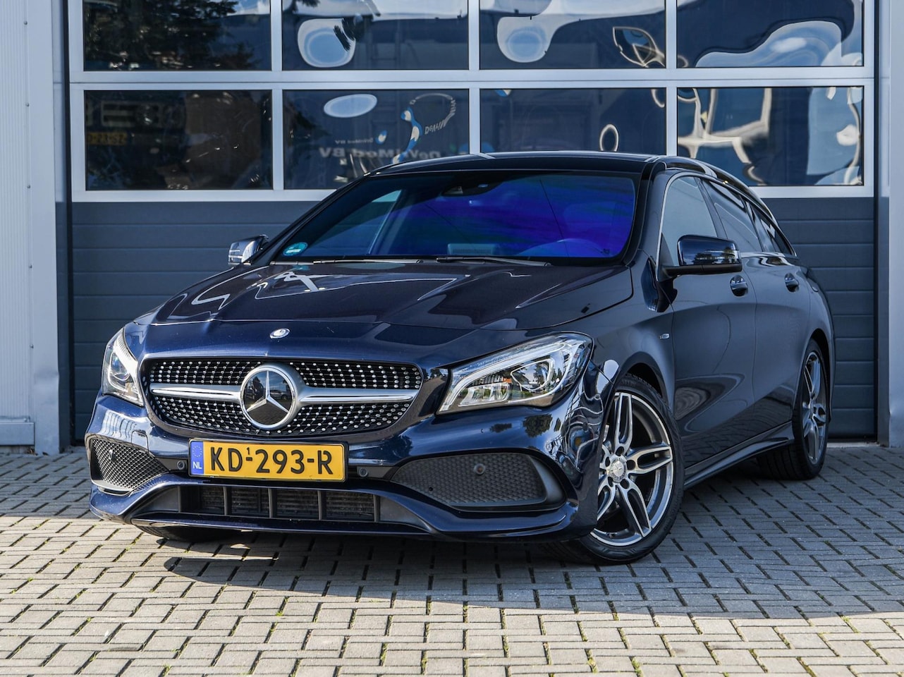 Mercedes-Benz CLA-klasse Shooting Brake - 180 AMG | Leder | Xenon | Keyless | Camera | Harman&Kardon | PDC v+a - AutoWereld.nl