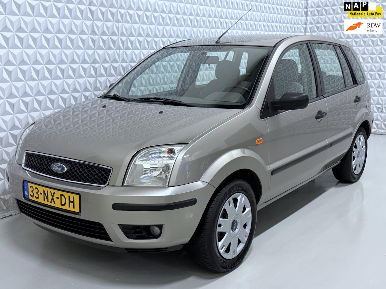 Ford Fusion - 1.4-16V Ghia Airco Trekhaak / PRIMA AUTO! (2004) - AutoWereld.nl