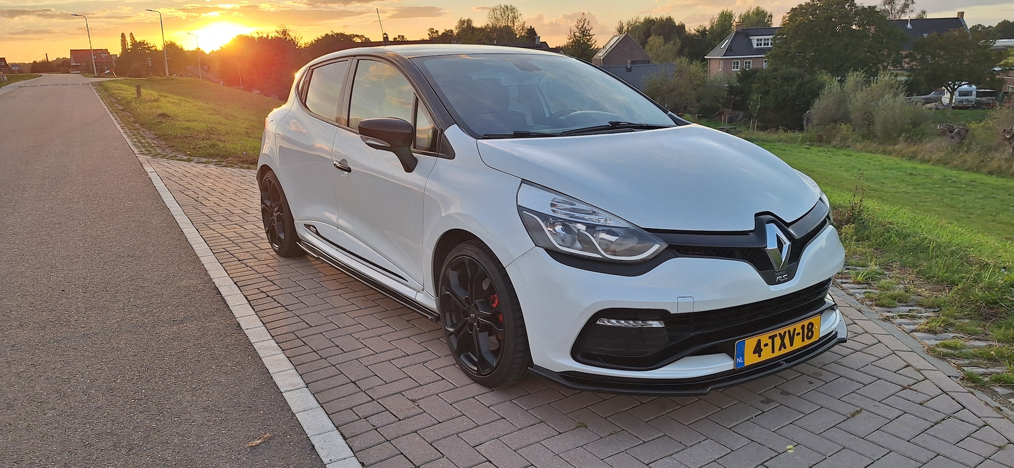 Renault Clio - 1.6 R.S. Monaco GP - AutoWereld.nl