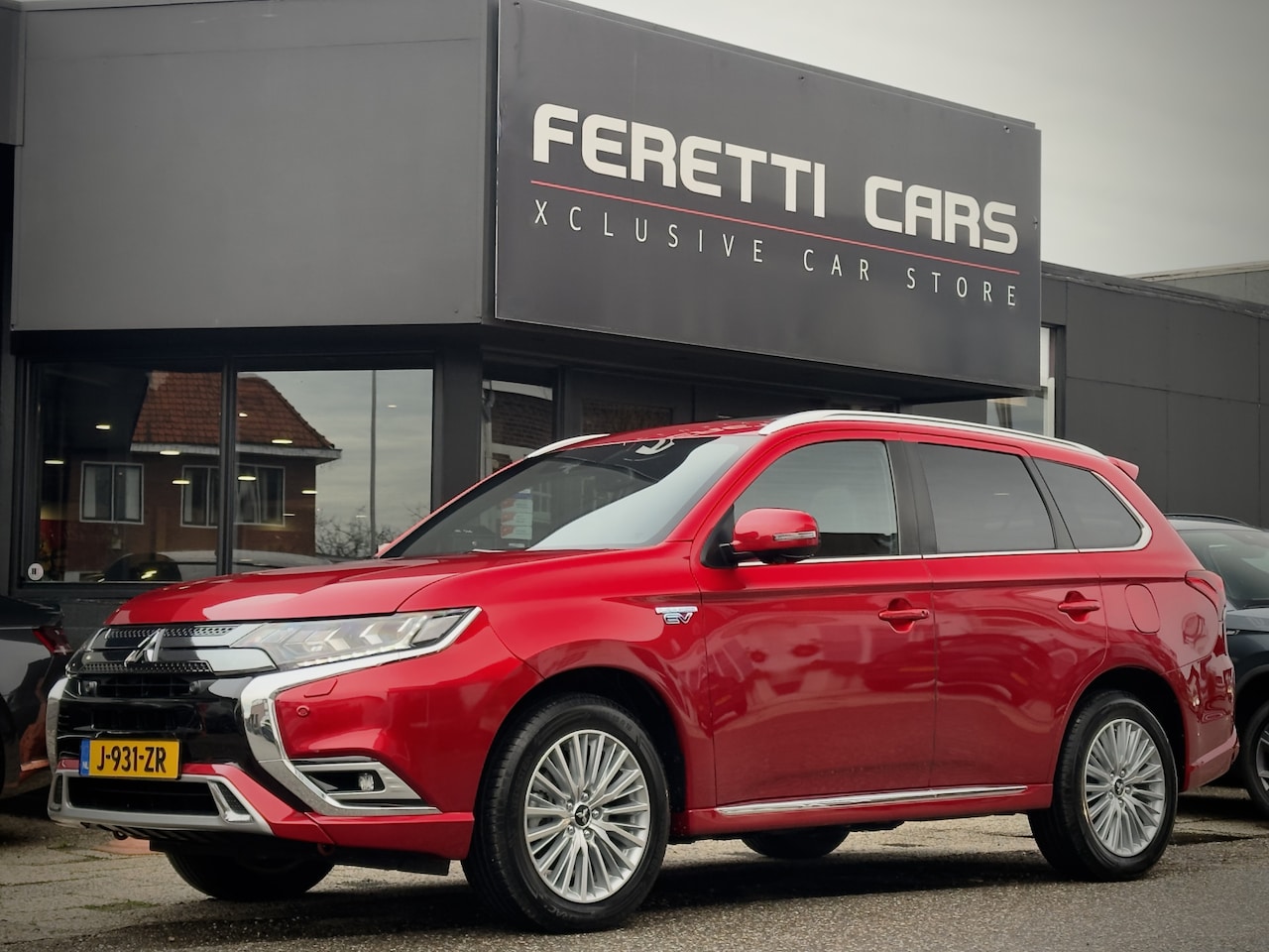 Mitsubishi Outlander - 2.4 PHEV INSTYLE+ 4WD PANODAK DESIGNO-LEDER NAVI CAMERA-360 APPLE-CARPLAY LED LMV PDC - AutoWereld.nl
