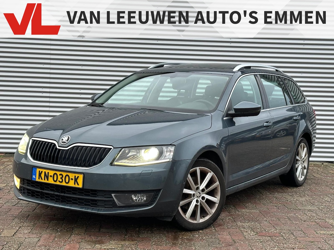 Skoda Octavia Combi - 2.0 TDI Greentech Style Business | Cruise control | Navigatie | Panoramadak - AutoWereld.nl