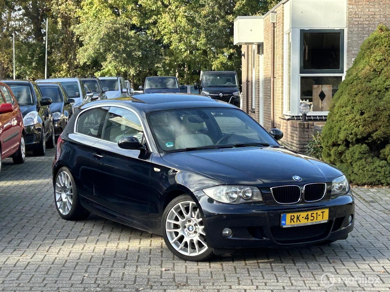 BMW 1-serie - 118i M-Pakket Automaat | Airco | Leder | - AutoWereld.nl