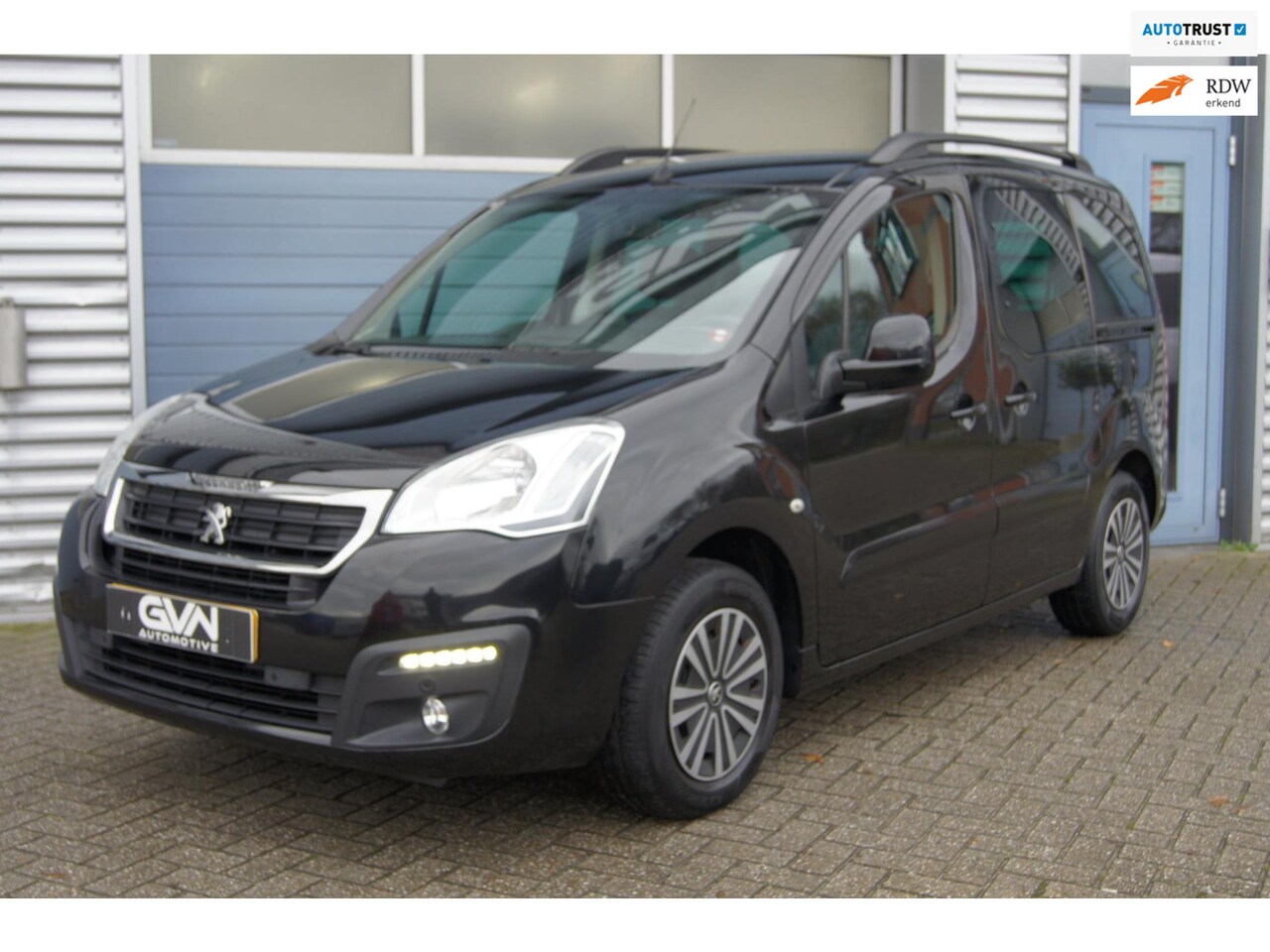 Peugeot Partner Tepee - 1.2 PureTech 110 | Navi • Camera • PDC • Cruise • Airco | 12 Maanden Garantie - AutoWereld.nl