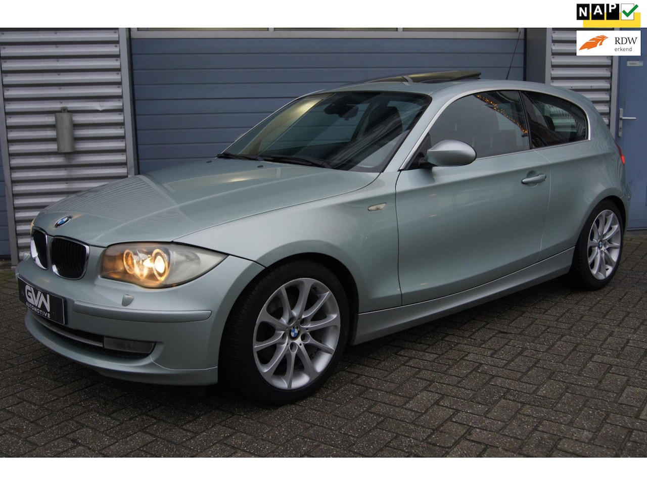 BMW 1-serie - 120i E81 • Xenon • M-pakket • Panoramadak • Sportstoelen • HiFi • Mooie kleur! - AutoWereld.nl